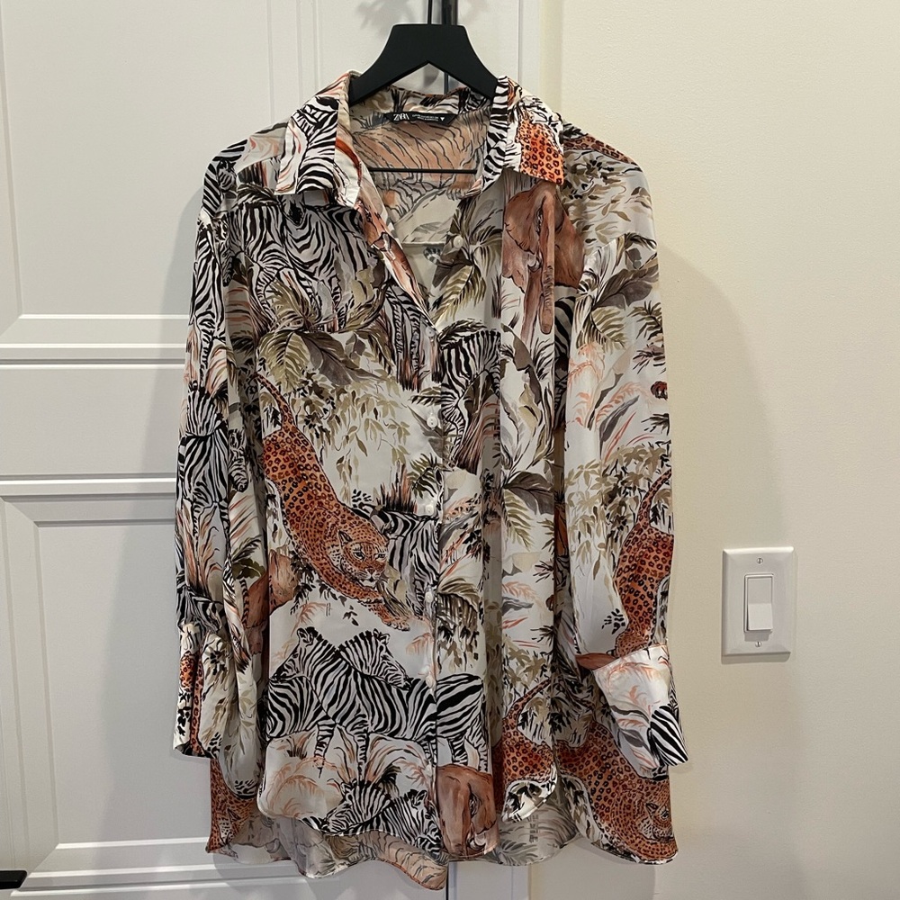 Oversized Zara animal theme silky button down